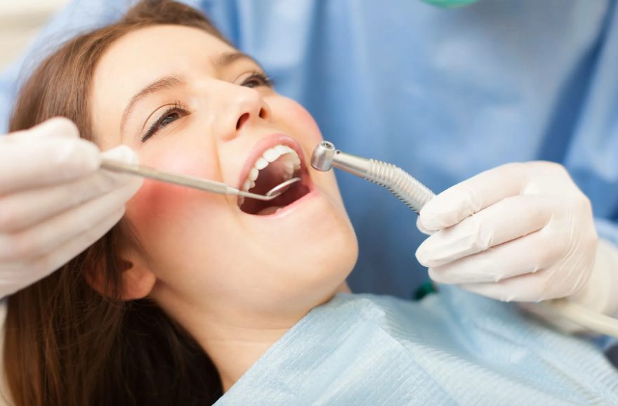 Paciente durante atendimento odontológico